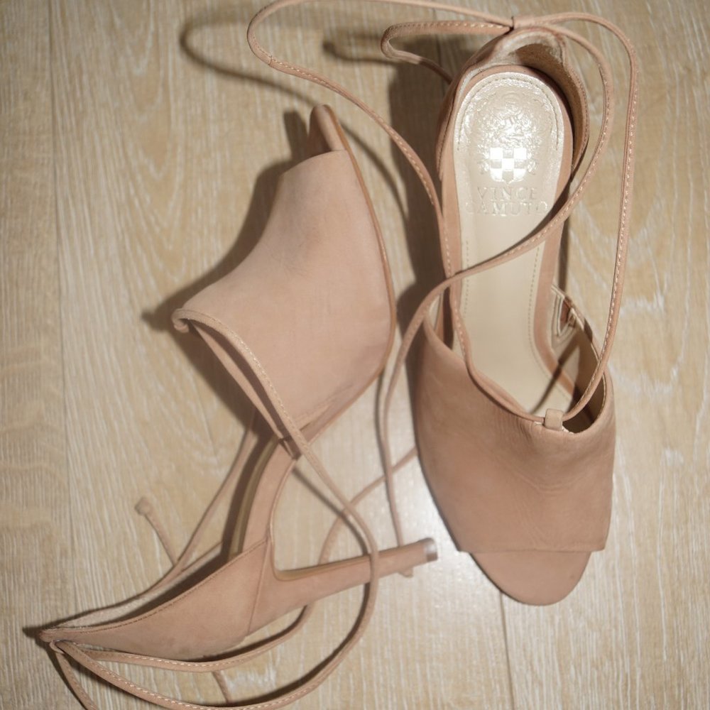 Vince Camuto Vevey Peep-Toe Suede Leather Nude 6.5